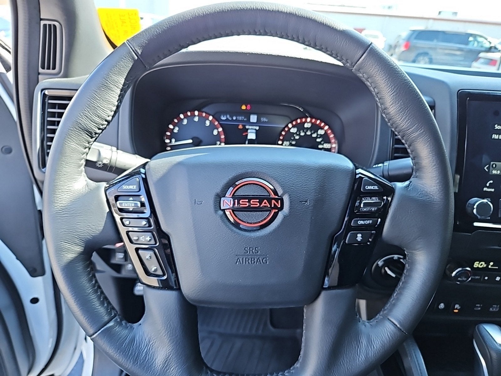 2022 Nissan Frontier PRO-4X Crew Cab 4WD w/ Premium Tech Comfort/Conveience Pkg. Nav & Sunroof